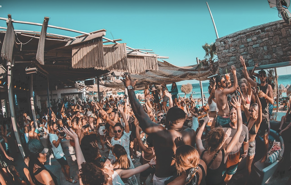 Party and MC at Guapaloca