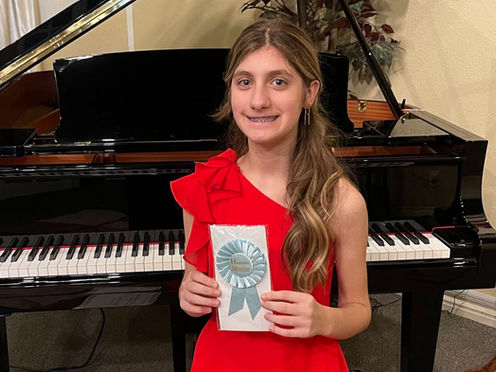 Arianna Gago Earns Honorable Mention at the San Diego Concerto Competition