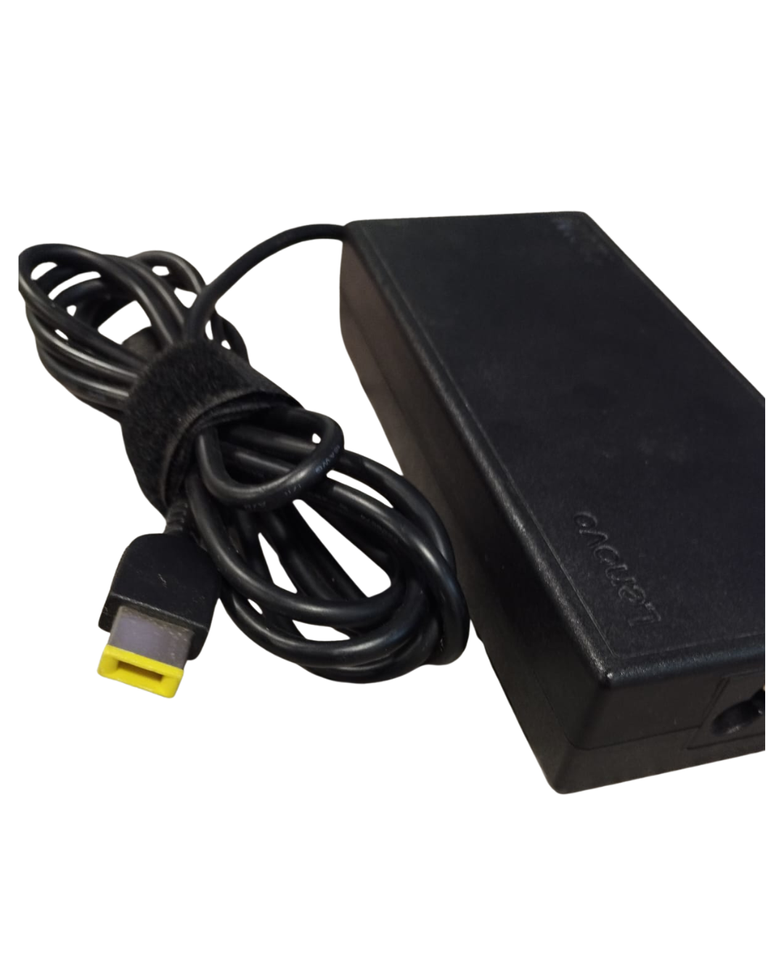 LENOVO | Venta de computadores de segunda bogotá y computadores usados |Cargador Lenovo 120W Punta Cuadrada Amarilla