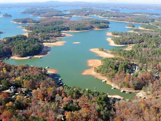 Striped bass fishing on Lake Lanier with Extreme Stripers Guide Service