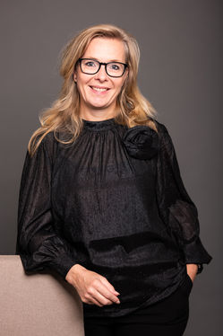 Zakelijke portretfoto zonder stijve poses | Studio Flitsend | Poortugaal