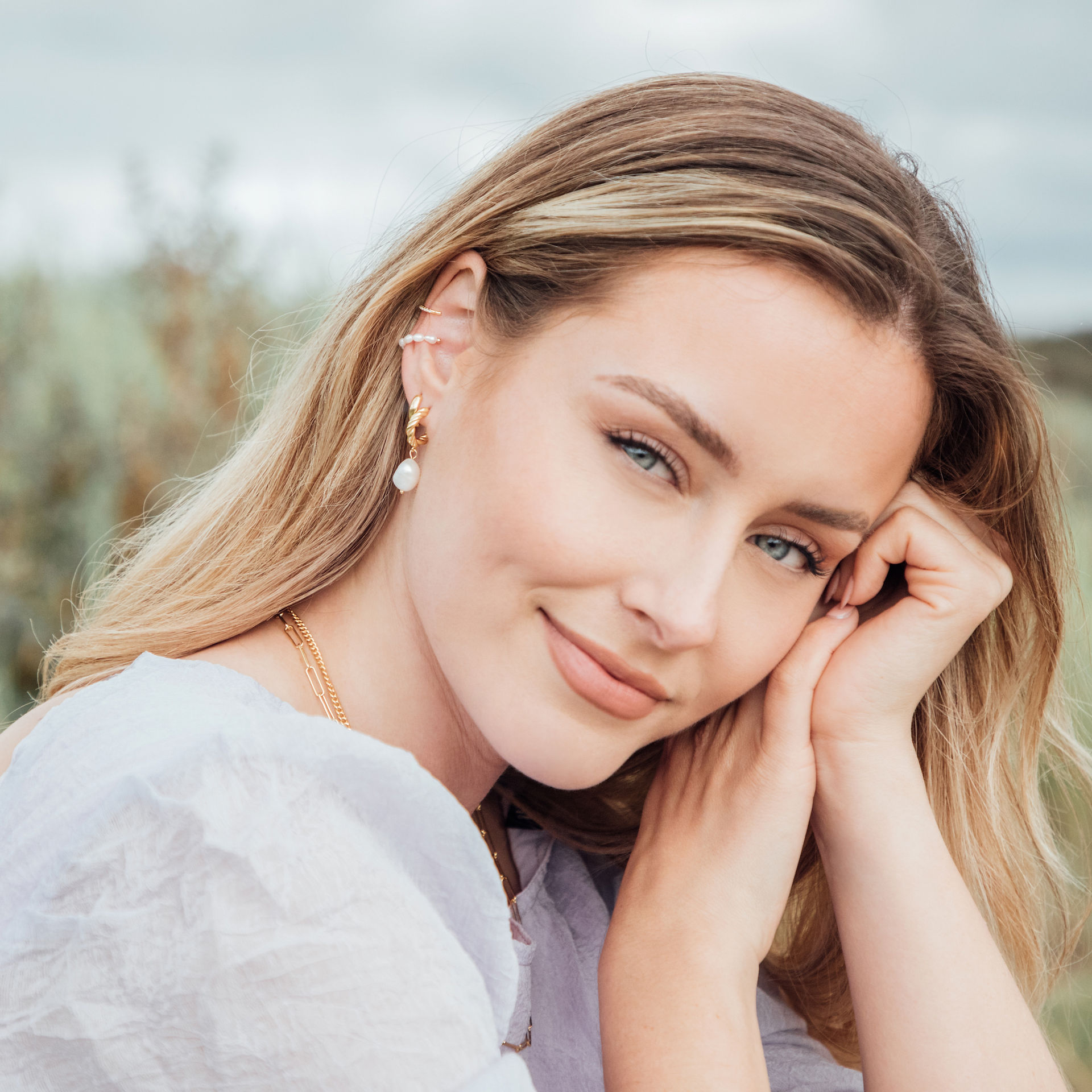 Jewellery Photographer, Jewellery Photography, Jewellery Content Creation, Jewellery Content Creator, Jewellery Photoshoot, Gold Jewellery, Model, Chocianaite Photography, Earrings, Ring