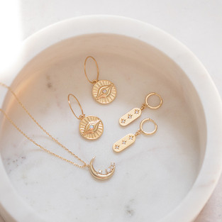 Gold Jewellery, Necklace, Earrings, Gold Earrings, Pearl Necklace, Jewellery Photography, Beige, Content Creator, Lifestyle Photography, Bristol, London Jewellery Photographer