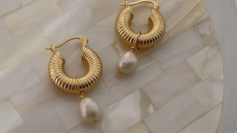 Jewellery Photography iPhone Courses: Choose Your Background Deliberately