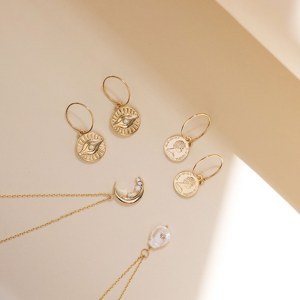 Gold Jewellery, Necklace, Earrings, Gold Earrings, Pearl Necklace, Jewellery Photography, Beige, Content Creator, Lifestyle Photography, Bristol, London Jewellery Photographer