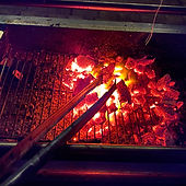 家族連れで庭で焚火やBBQ
