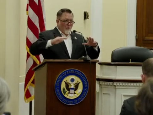 Bastidores da Audiência UAP no Congresso Revelações Impactantes, Pedido de US$ 1 Bilhão e Programas Secretos Expostos.