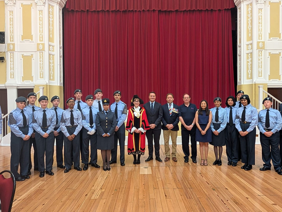 Today, I was proud to join the Redbridge Mayor and our neighbouring MP Wes Streeting, at Redbridge Town Hall for the Armed Forces Day flag raising ceremony.