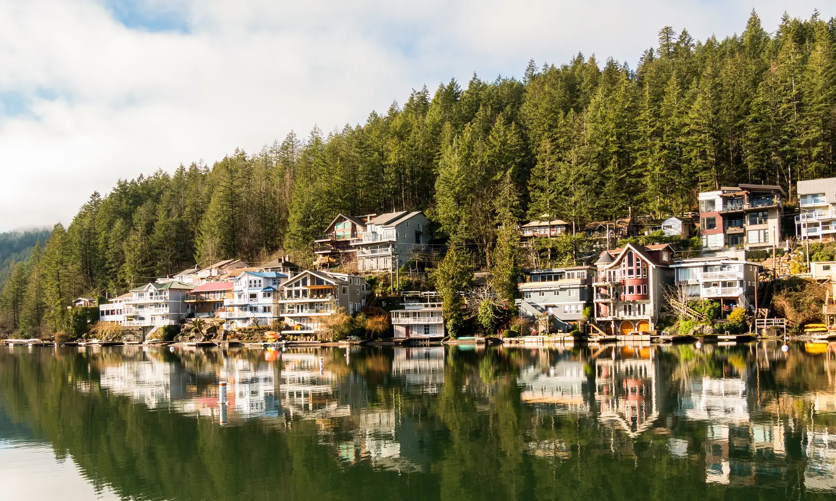 cultus lake homes.webp