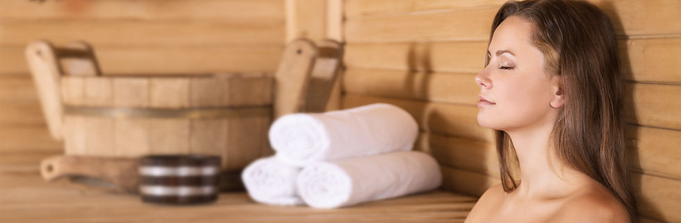 Frau in einer Sauna