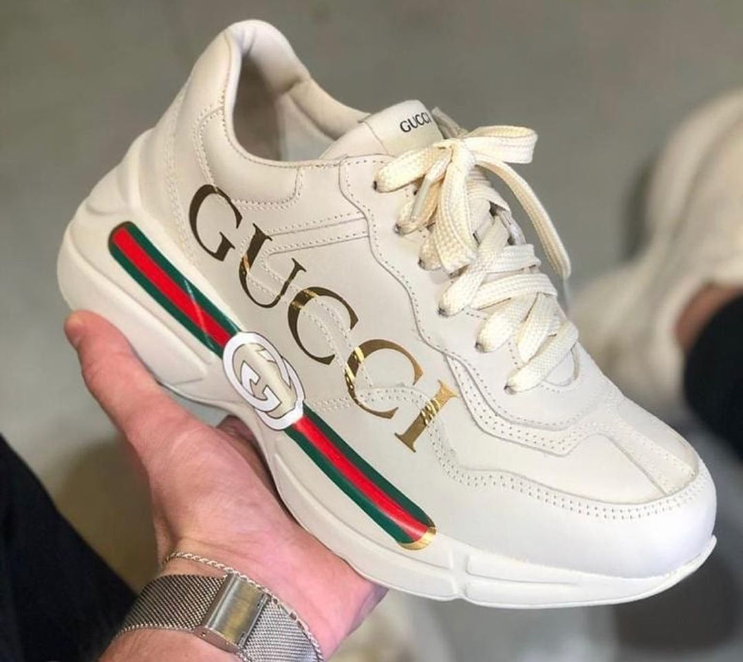 Tênis Gucci logo