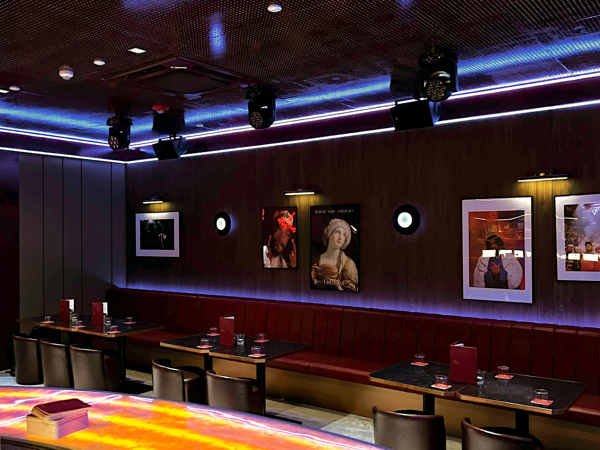 Cocktail bar interior design project inspired by Gangnam nighlife atmosphere