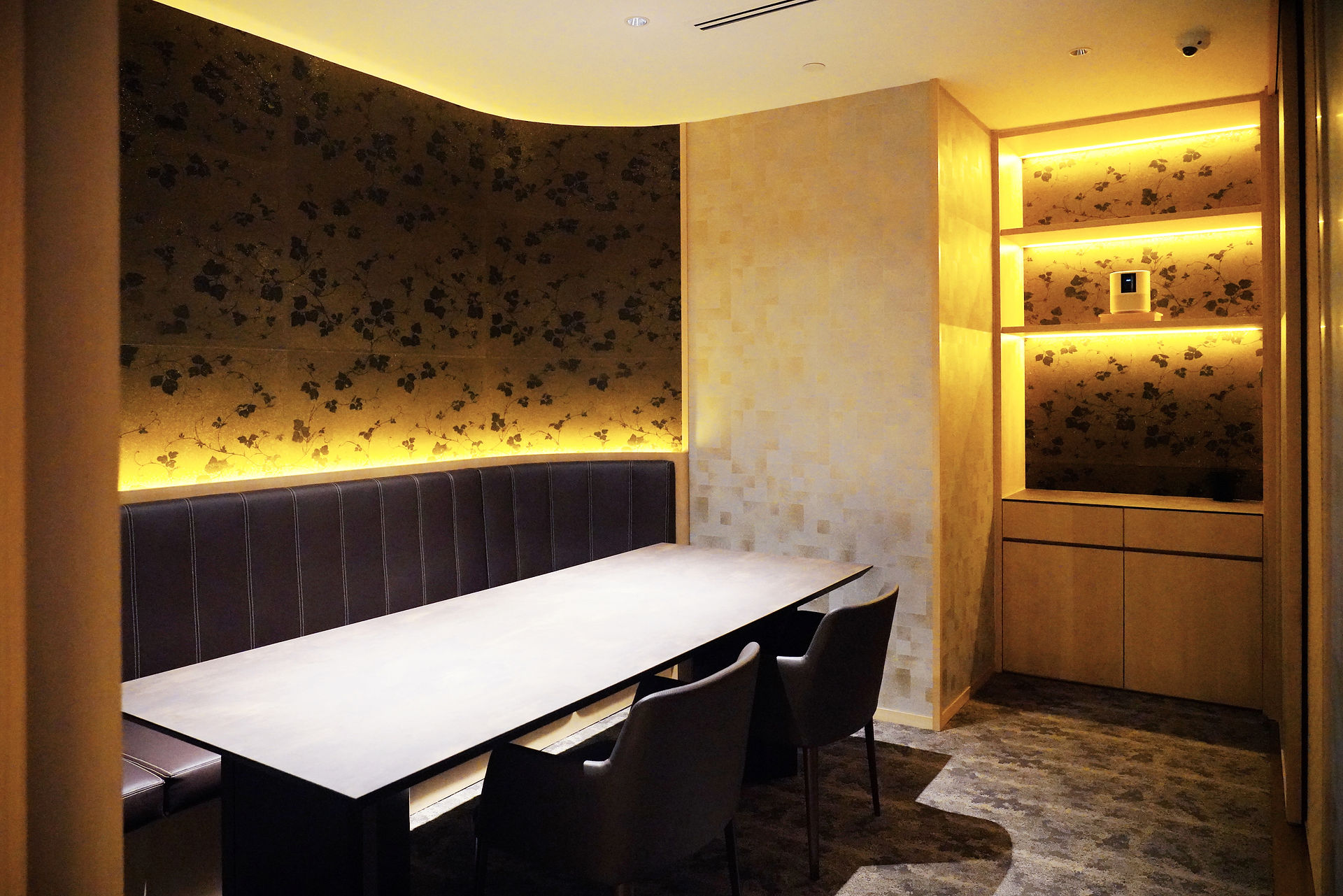 Spatial flow and circulation within kappo-inspired dining envionment