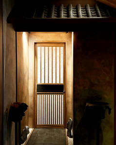 Interior transition and circulation space within contemporary restaurant environment