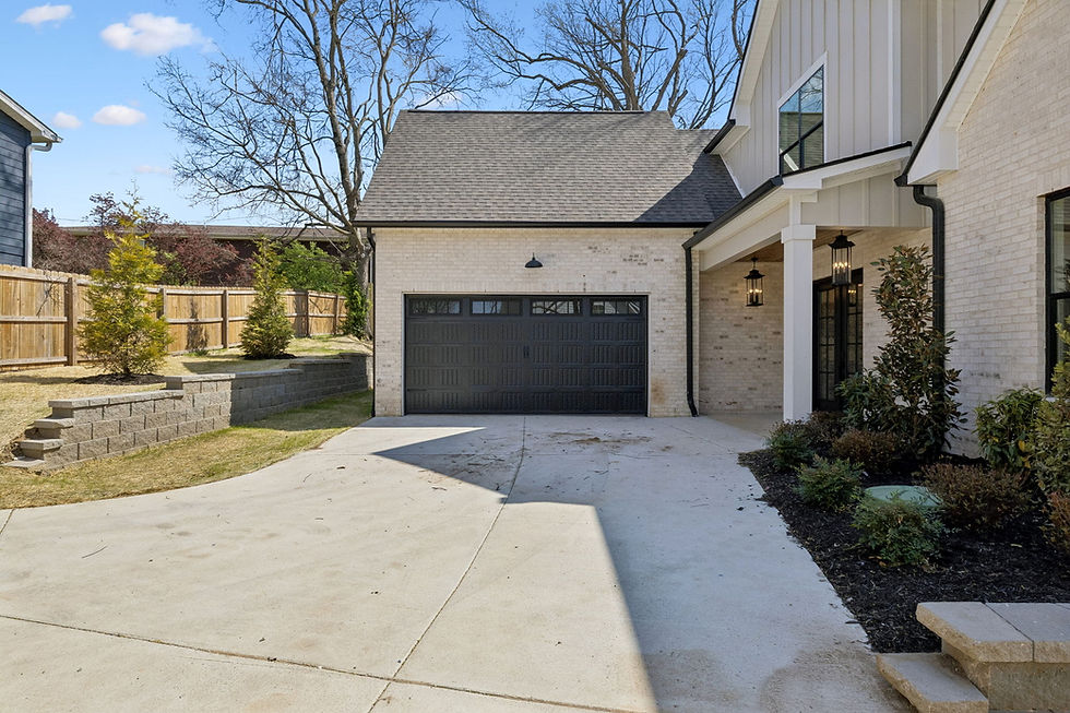 3-621 Westboro Dr B - 003.jpg