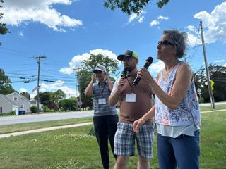 Fire Station 1 on Old Main Street hosted karaoke. Shown are Arianna Baret Peralta, Mayor Allan Smith and Diana D’Angelo.