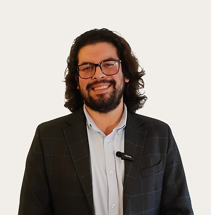 Foto vicente bien editada 2.png