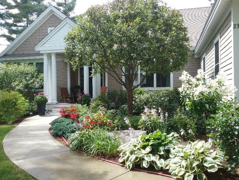 hydrangeawalkway