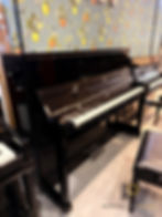 Samick H-118 Modern Upright Piano in Ebony Polish / Chrome (Black Gloss)