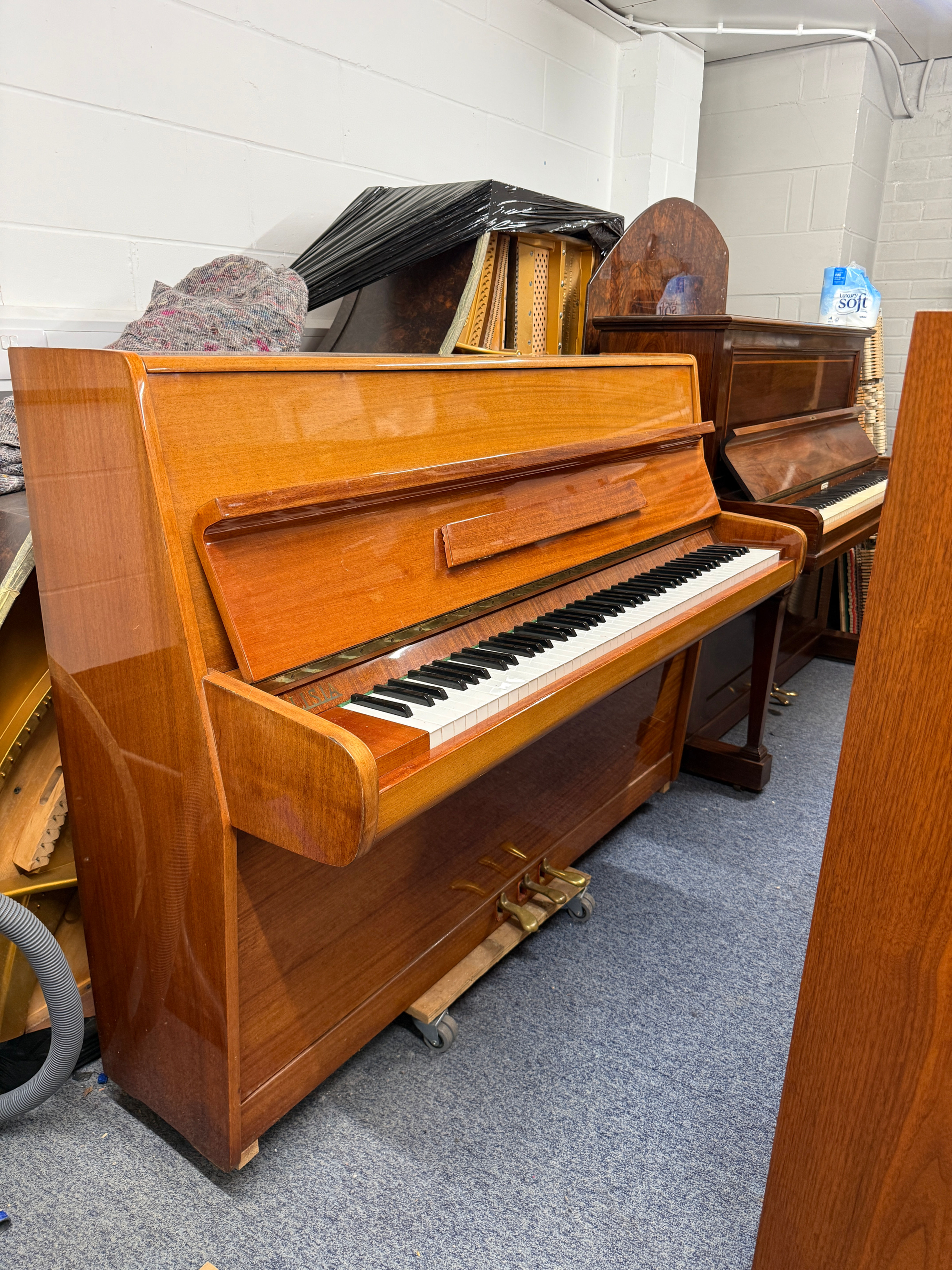 Calisia 108 Small Modern Upright Piano