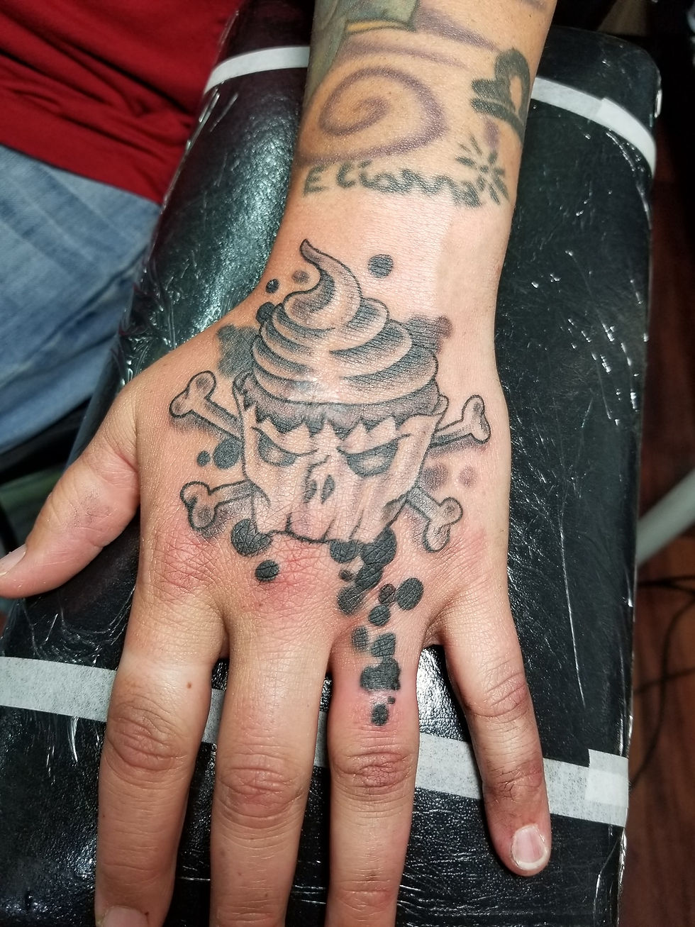 J (23)