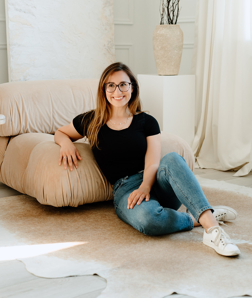 Marlo Drago, MSW, RSW
Trauma therapist and EMDR therapost