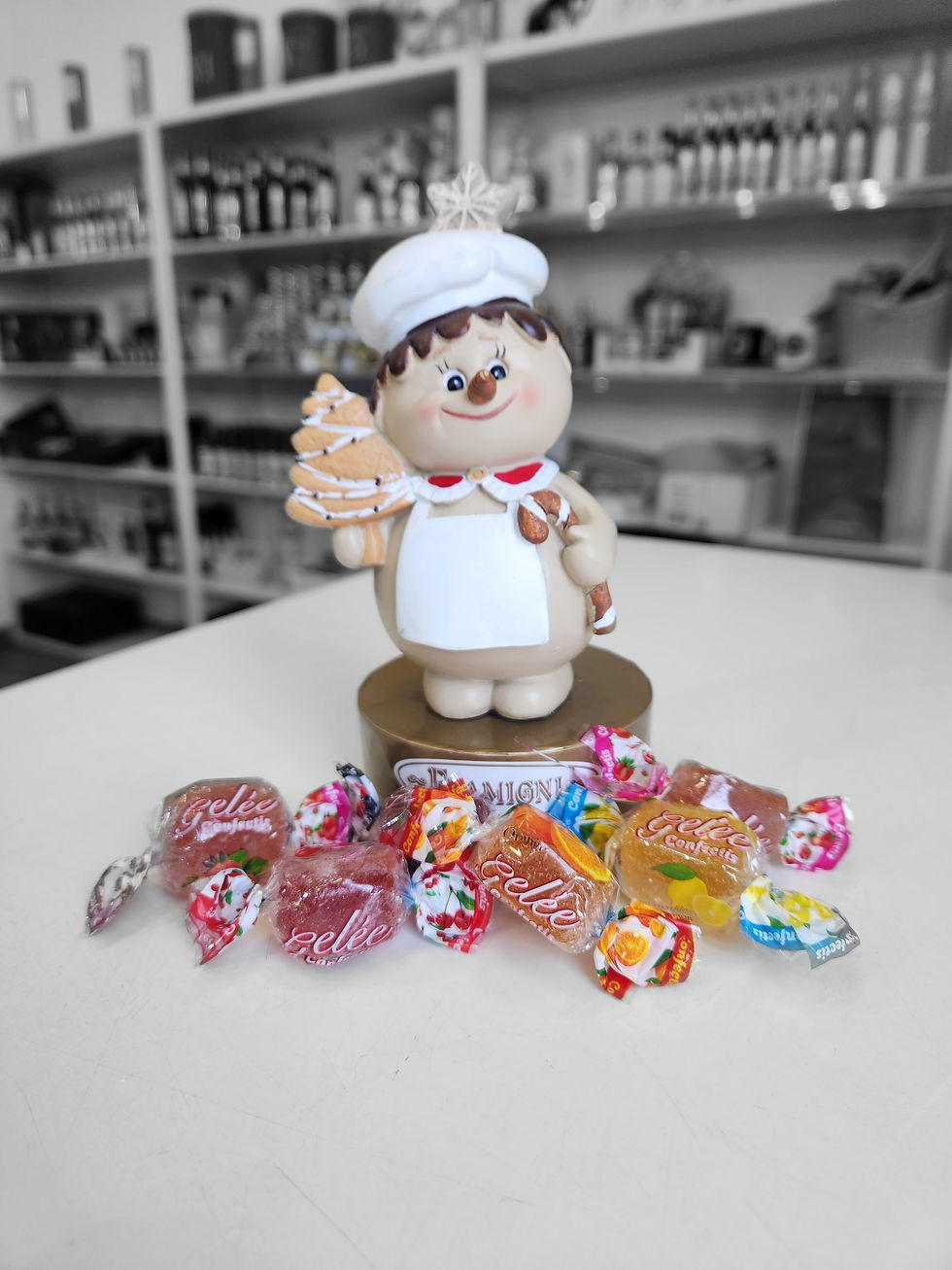 الصورة المصغرة: Fruit Jelly Candies Gift with Resin Figurine