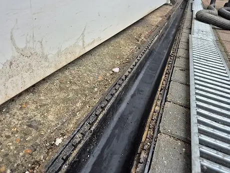 aco drain leaf and blockage clearing