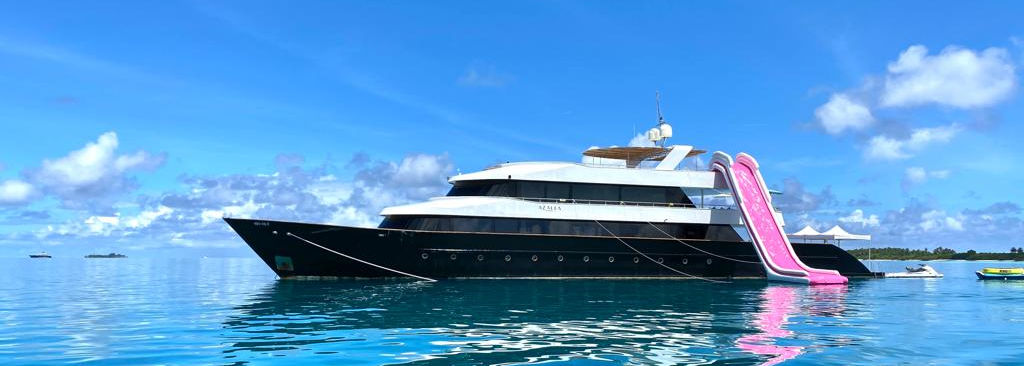 Maldives luxury yacht azalea 2022.jpg