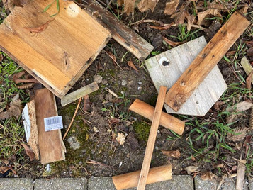 Zerstörung auf dem Schulhof! Schade...