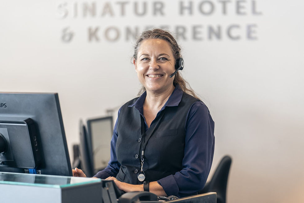 receptionist.jpg