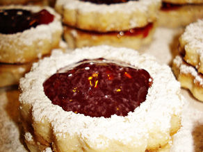 Linzer Augen sau Biscuiți Linzer cu nucă