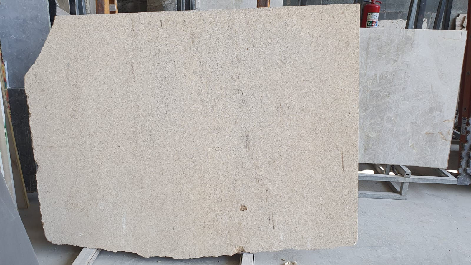 Limestone Niwala Bruto