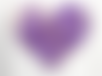 Peinture d'un coeur mauve avec des faillures dorées