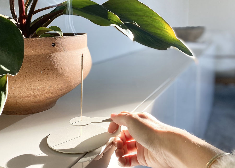 サムネイル： CHAMBER INCENSE BURNER / Matte White
