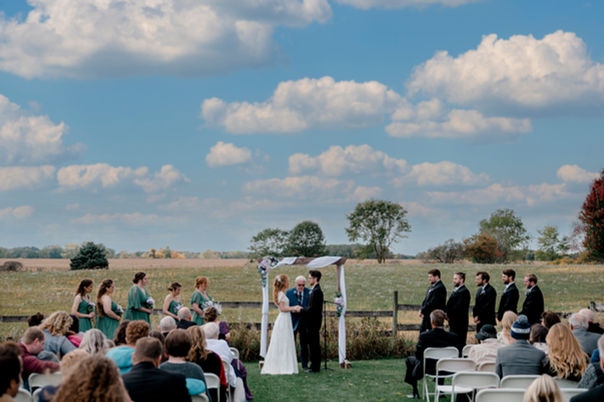 Michigan wedding djs, photographers, photo booths and more in Lansing Mi and throught Michigan for Michigan weddings.