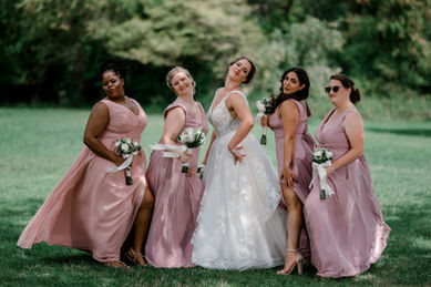 Michigan wedding djs, photographers, photo booths and more in Lansing Mi and throught Michigan for Michigan weddings.