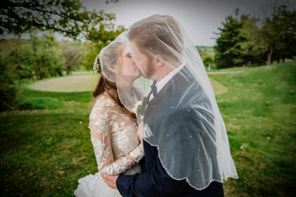 Michigan wedding djs, photographers, photo booths and more in Lansing Mi and throught Michigan for Michigan weddings.