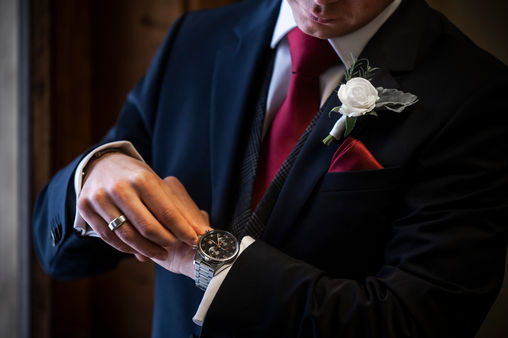 Michigan wedding djs, photographers, photo booths and more in Lansing Mi and through Michigan for Michigan weddings.