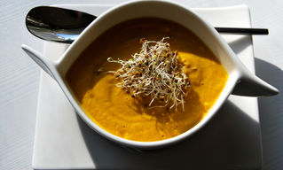 Butternusskürbis-Suppe / Butternut-Squash Soup