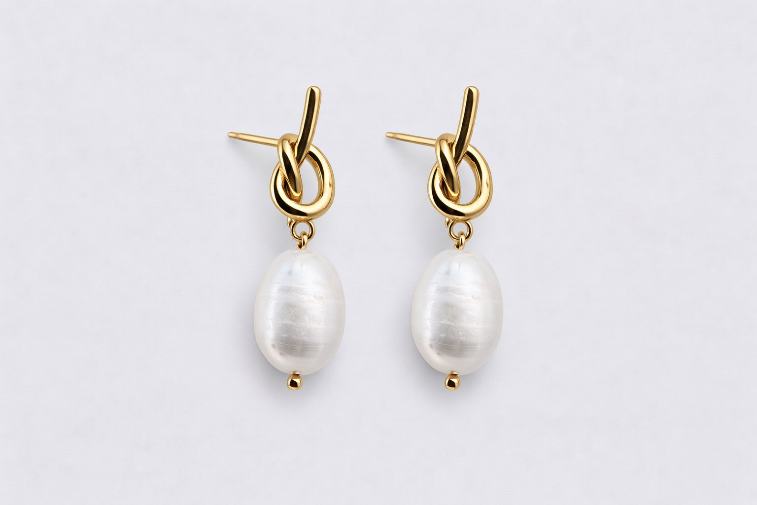 Margot Pearl Earrings