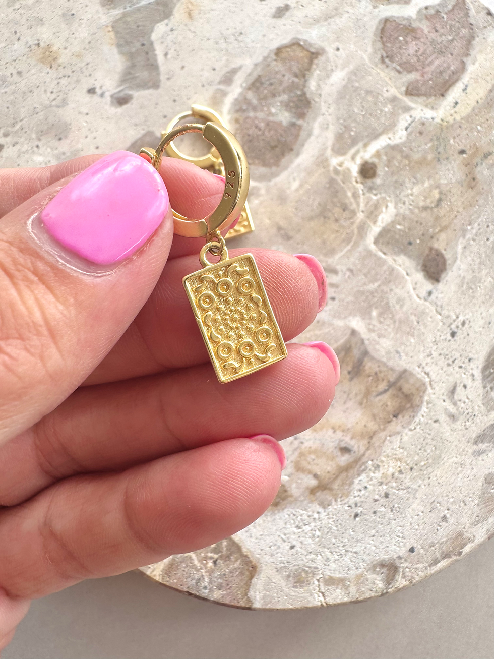 Thumbnail: Molly Huggies 