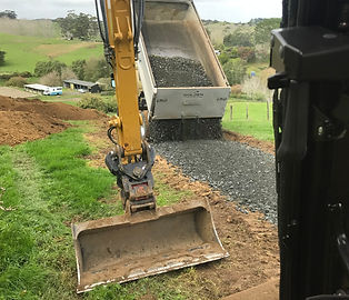 gravel driveway, digger hire, new drivway, driveway earthworks