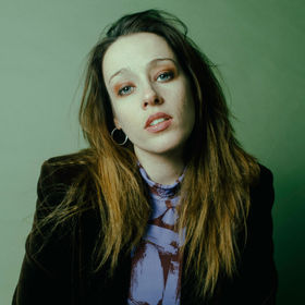 SOPHIE KILBURN TRIES TO ACCEPT LOVE INTO HER LIFE AGAIN ON 'HATING ON A HEARTACHE'