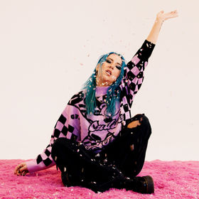 CHARLOTTE SANDS RELEASES NEW SINGLE 'ROLLERCOASTER'