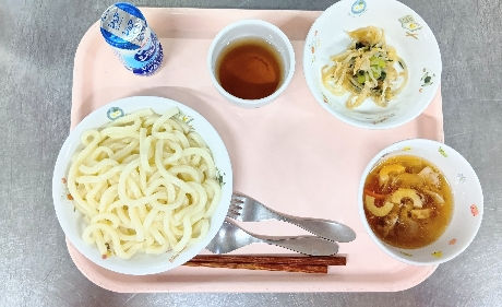ちゃんぽん風うどん　中華ドレッシング和え　ジョア　麦茶