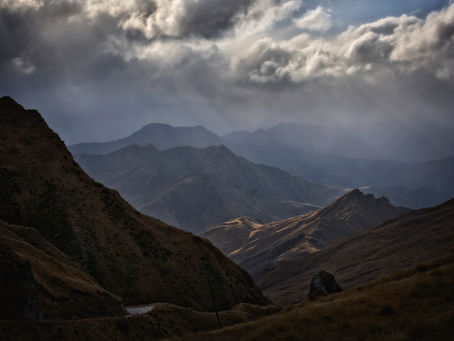 THE MAGIC OF MAJESTIC MOUNTAINS