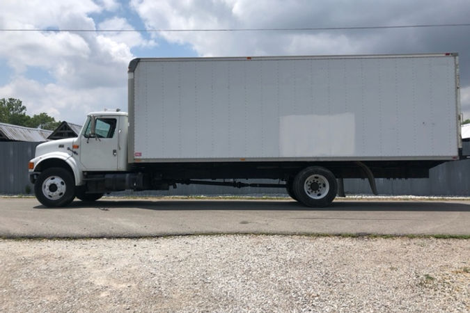 2000 INTERNATIONAL CARPET TRUCK 1.jpeg