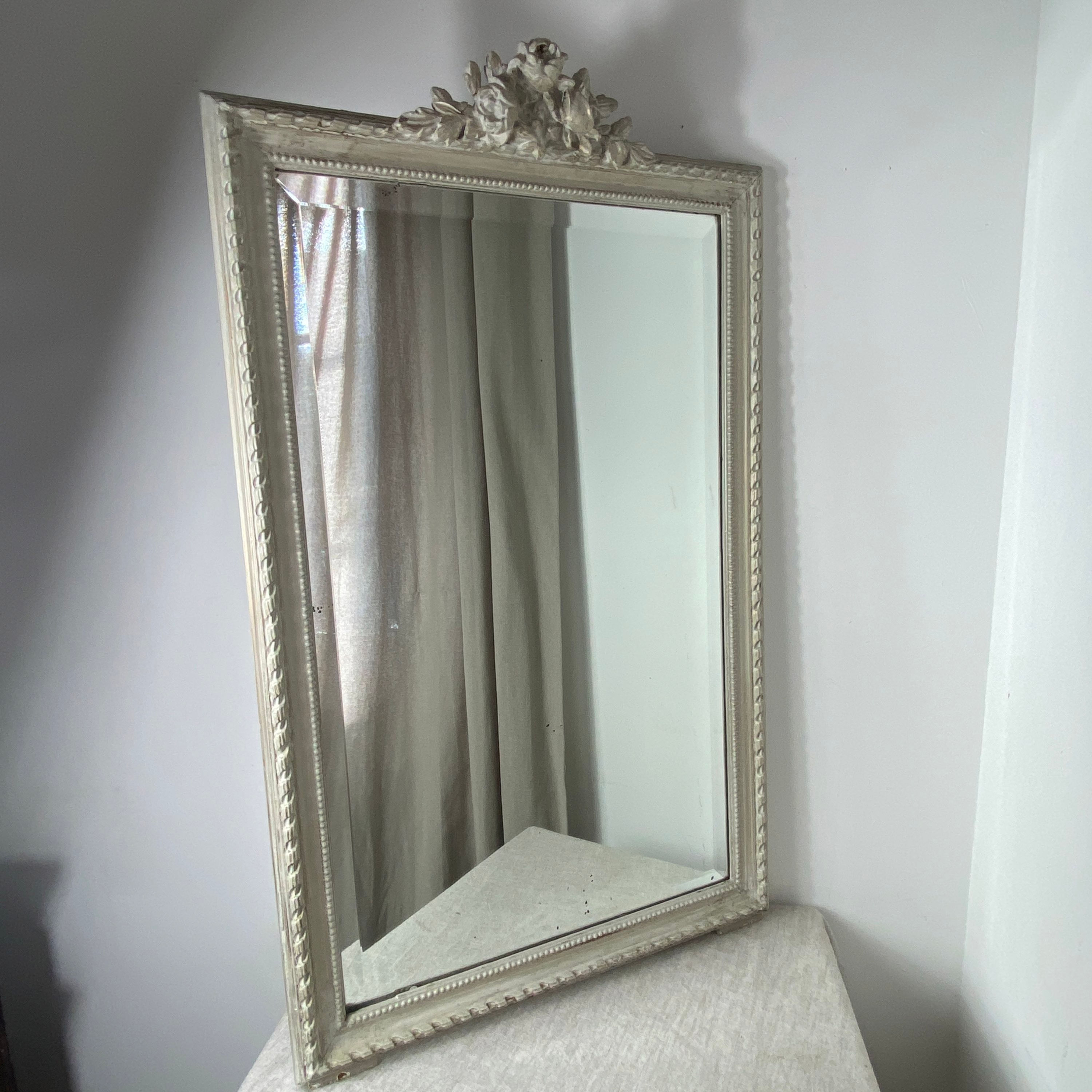 Miroir biseauté bois peint grand ancien ornement floral