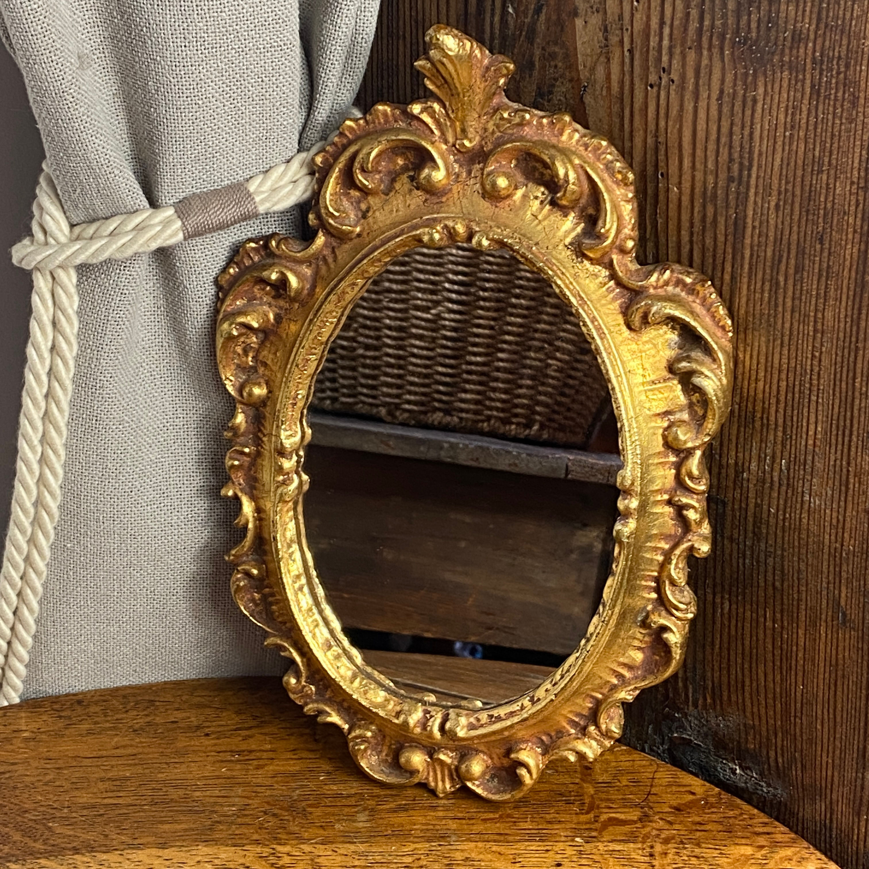 Miroir en bois de style baroque 